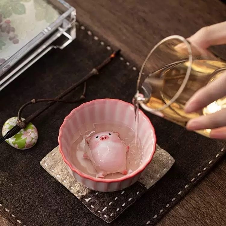 Bubbling Nose Pig Tea Cup Set